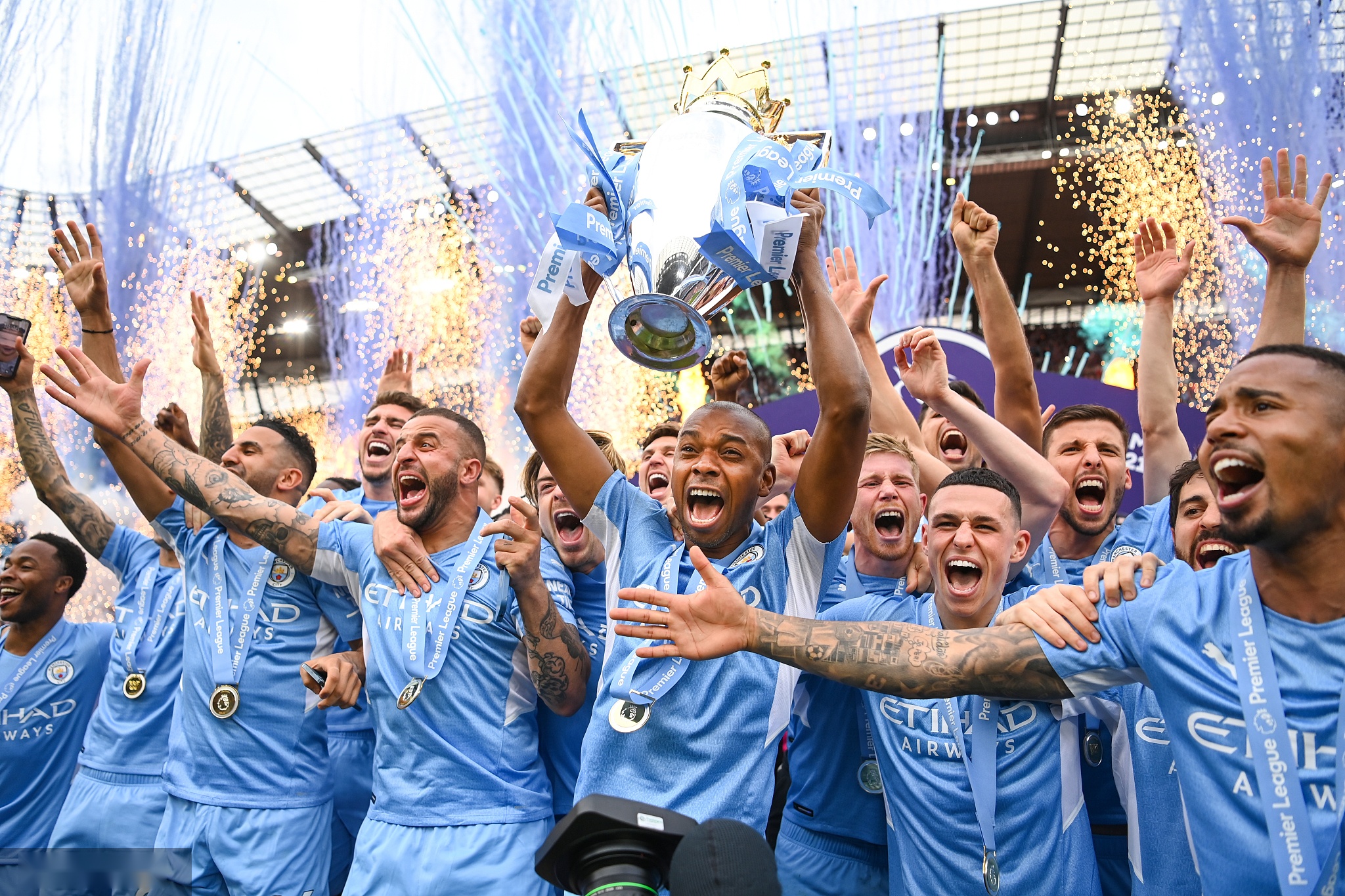 都面临着一 都面临着一